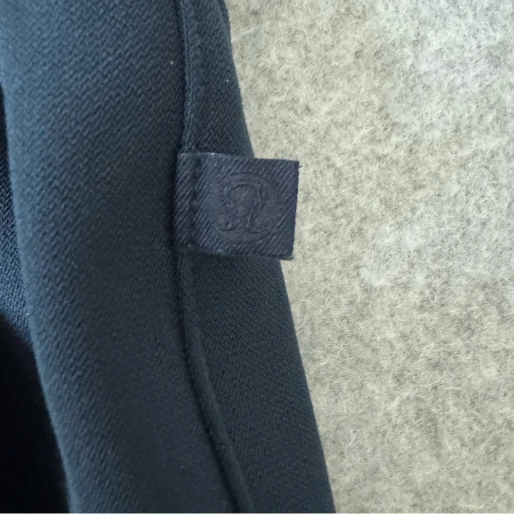 Lululemon Noir Wide Leg Cropped Pants Size 10 Navy Blue Tie Waist Culottes - Picture 6 of 16